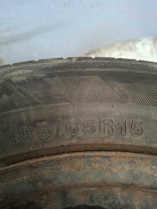 Felgi stalowe z oponami zimowymi 195/65/R15  5x112