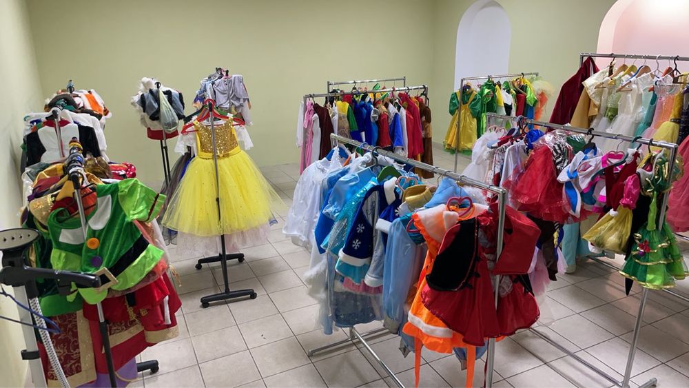 Продам дитячі канравальні костюми