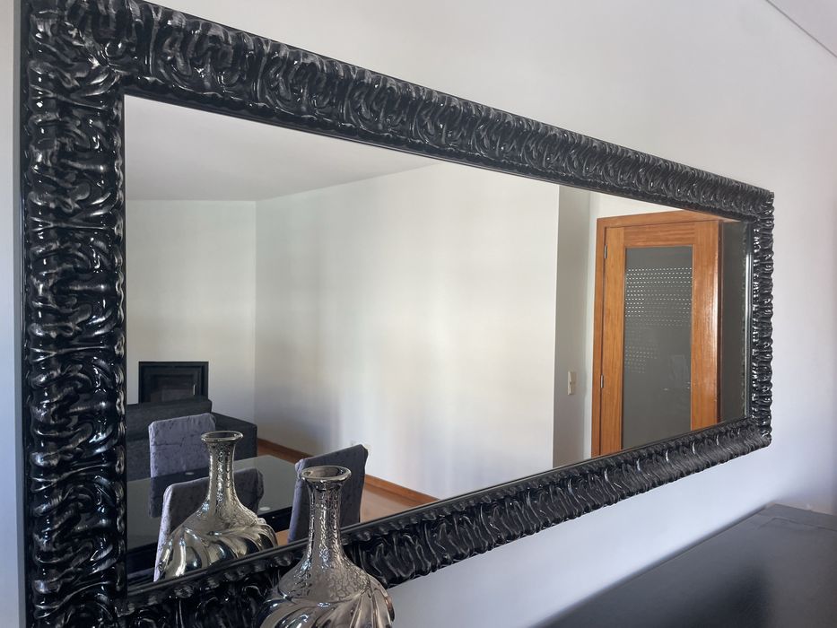 Vendo mesa extensivel e cadeiras, espelho  e sofá