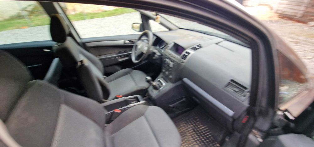 Opel zafira II 2008