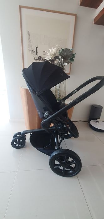 Carrinho Quinny Mood Black Devotion + babicoque BeSafe Izi Go