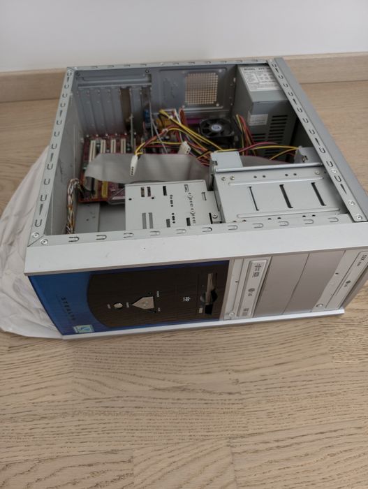 Старий системний блок (ПК)