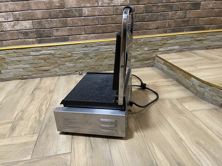 Гриль контактний Frosty SP-1C1 верх рифлений / низ рифлений