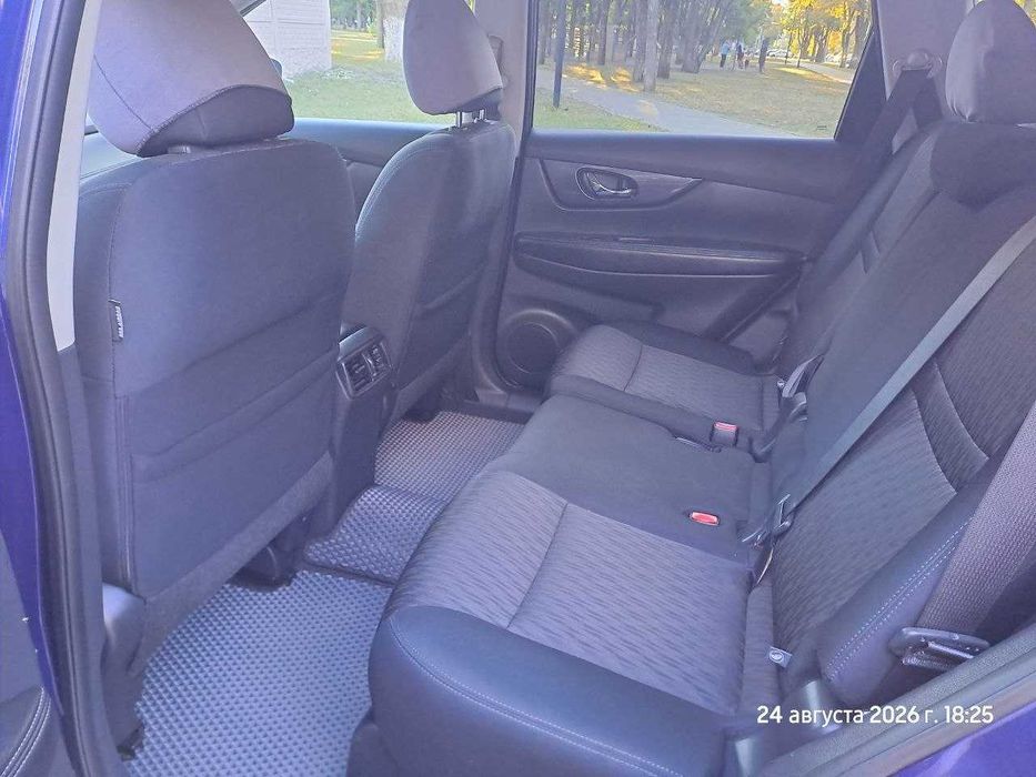 Продам автомобиль Nissan Rogue 2017 SV
