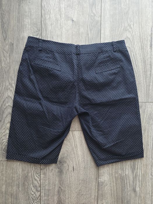 Krótkie spodenki w kropki