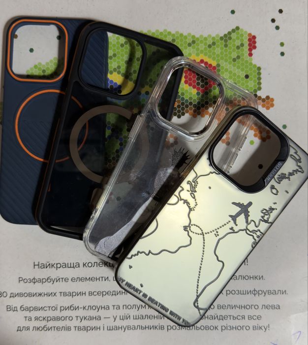Продам 4 чохла на Iphone 15 pro