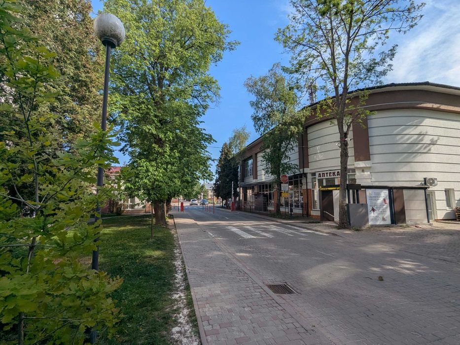 Фасадне приміщення в Калиновій Слободі