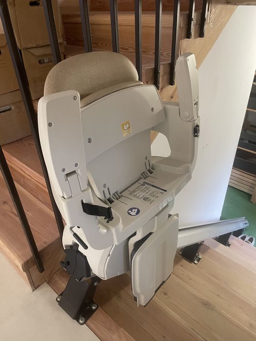 Winda schodowa podnośnik krzesełkowy HomeGlide