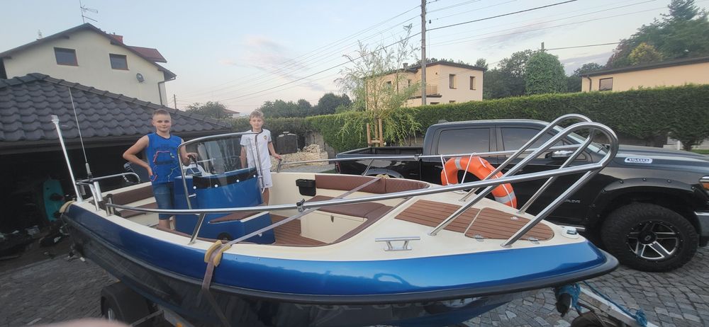 Łódź motorowa 5.6 x 2.4m Mercury 60km przyczepa motorówka