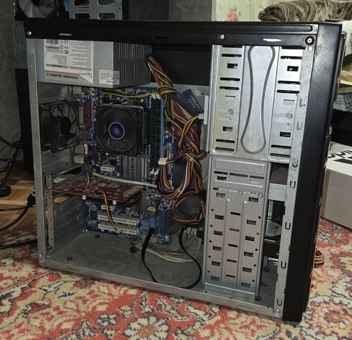 Системный блок, в рабочем состоянии