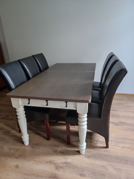 Duży drewniany stół w stylu prowansalskim i 6 krzeseł