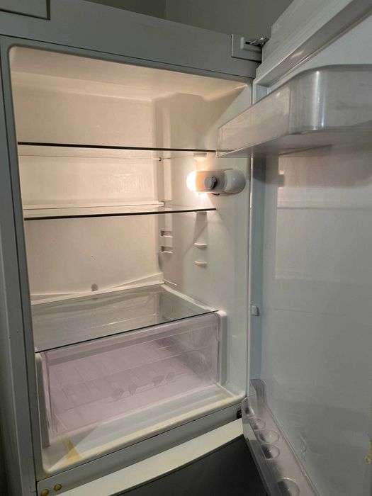 Холодильник Whirpool