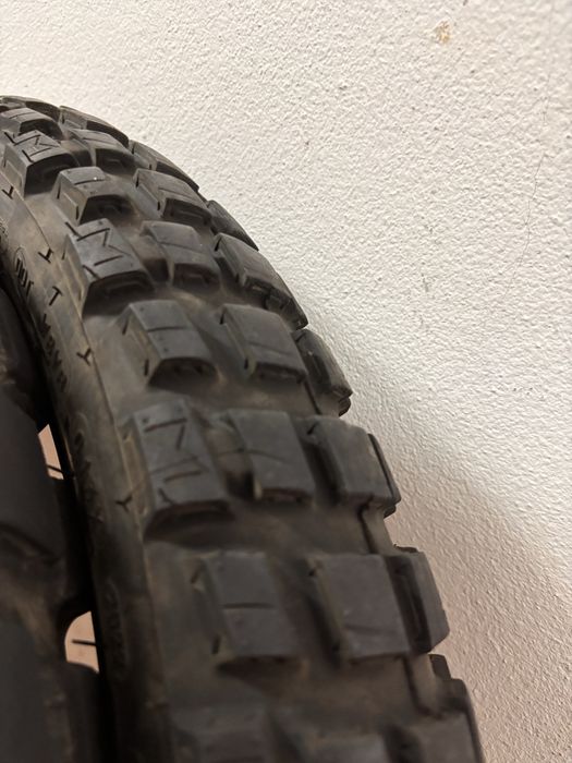 Pneus Moto Michelin anakee wild e Mitas E-09 90/90-21 150/70-18