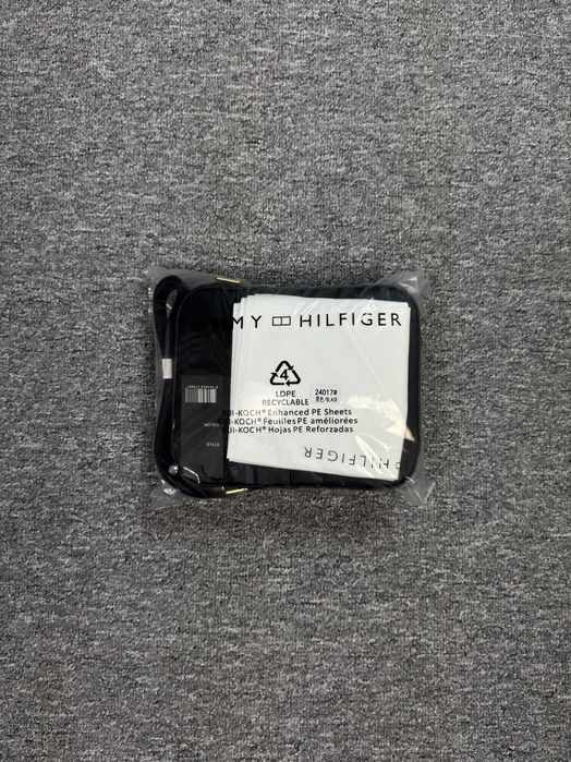 Мессенджер Tommy Hilfiger сумка томми хелфигер кросбоді томі хєлфігер