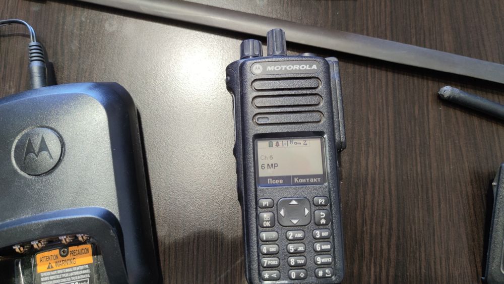 Продам рація  Motorola DP4801 б\у + гарнітура