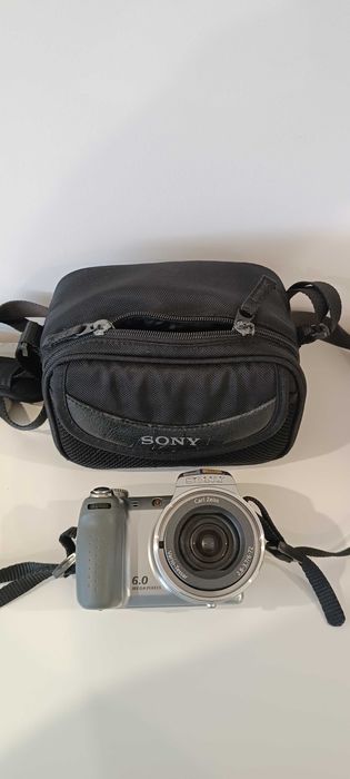 Câmara Sony DSC-H2 (para peças)