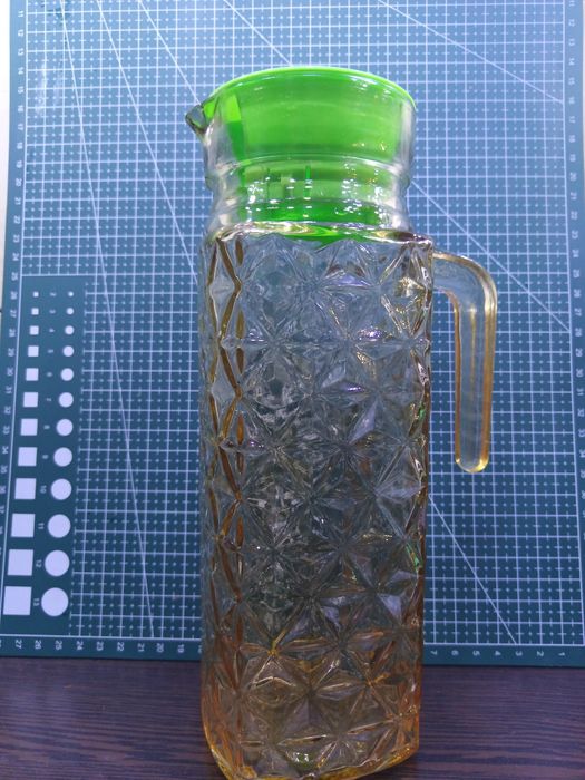 Графін з кришкою для напоїв