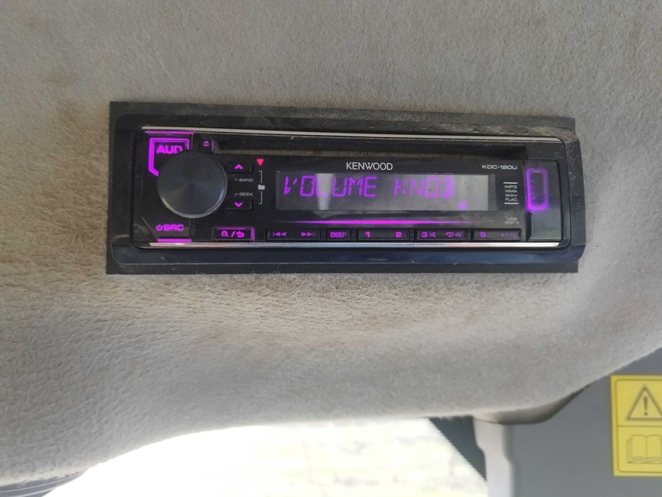 Trator Solís 75cc Cabinado