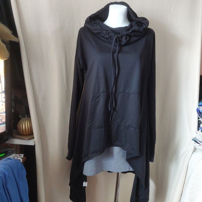 Bluzo-tunika z kapturem