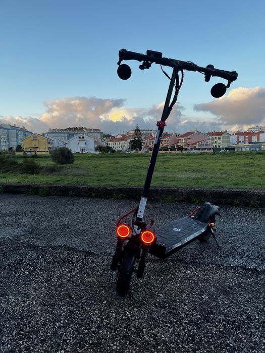 Trotinete elétrica Urban Glide eCross Pro em bom estado.