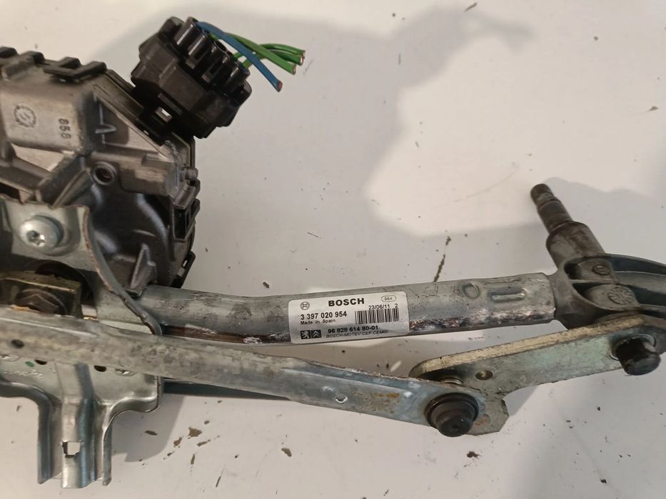 Motor limpa vidros Citroen Berlingo 2011 / Peugeot partner 2011