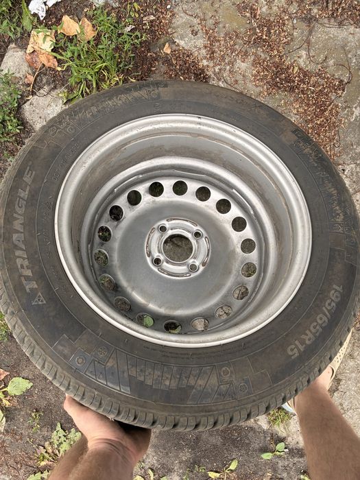 Всесезонная резина Triangle 195/65 R15 + Диски Renault 4x100 R15
