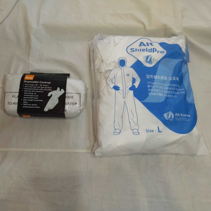 Белый защитный комбинезон (B&Q, AltShieldPro)