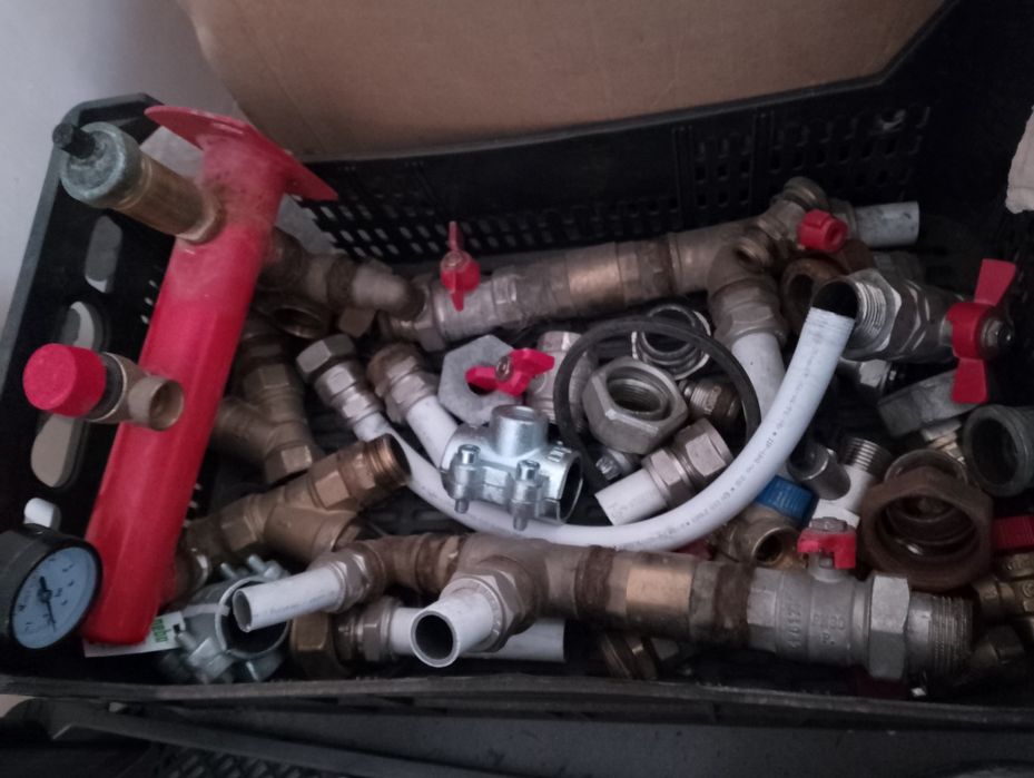 Wc,śrubunki,zawór zwrotny,mufy,kolana,pompy,siłownik