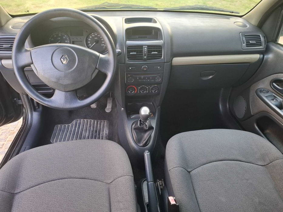 Renault Clio 1.2 16V. Expression 2004 , Muito Estimado