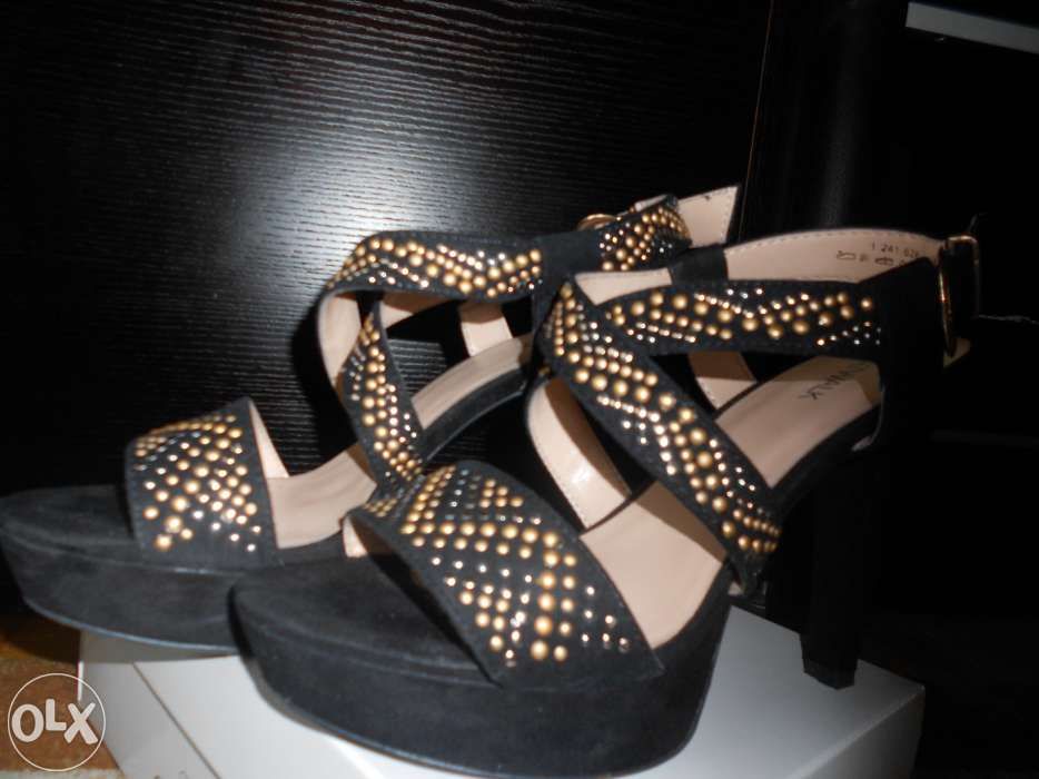 Czarne Paski z ćwiekami