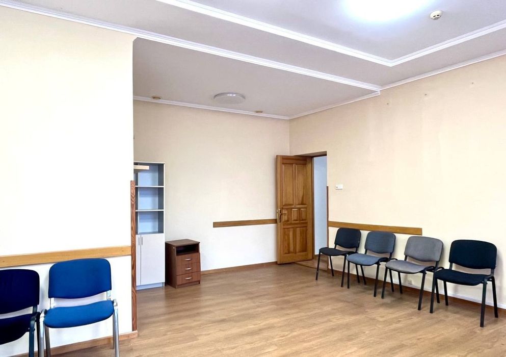 Poslovni prostor, 141 m²