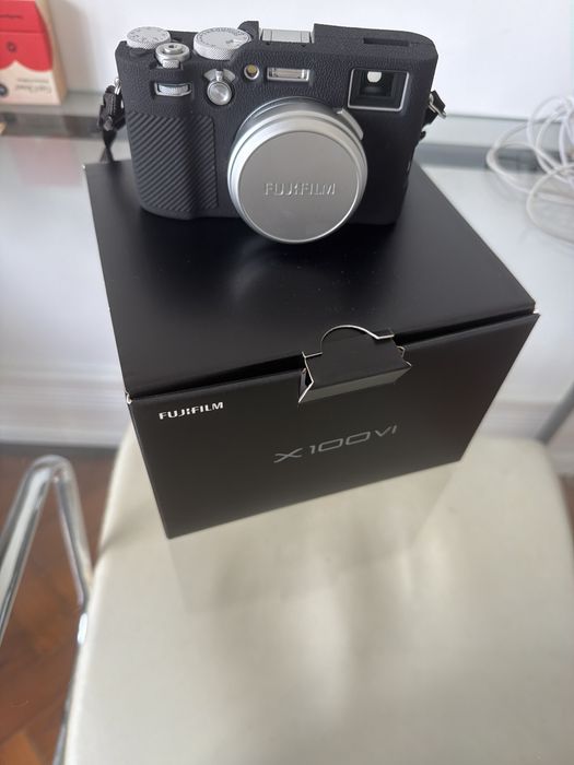 Fujifilm x100vi silver usada apenas 1 vez com fatura