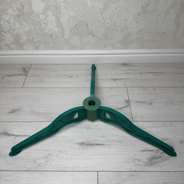 Елка искусственная «Королева» из экопленки ПВХ с белым кончиком 1.3м