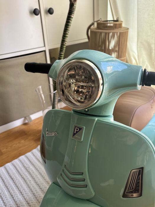 Vespa eletrica criança