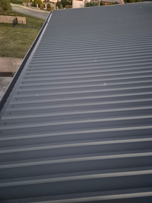 Dachy remont Firma zajmuje się profesjonalnym demontażem i utylizacją