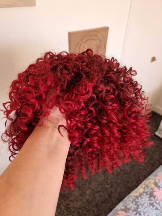 Peruka Afroloki burgund