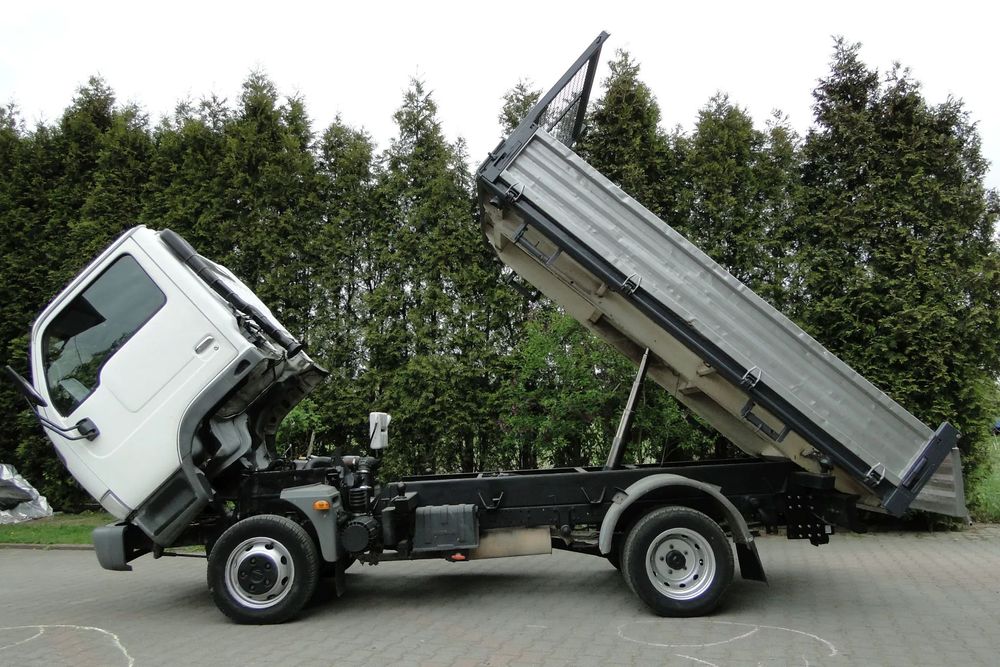 Nissan Cabstar  3.0 TD wywrotka kiper 3 strony HAK 3500kg import Włochy