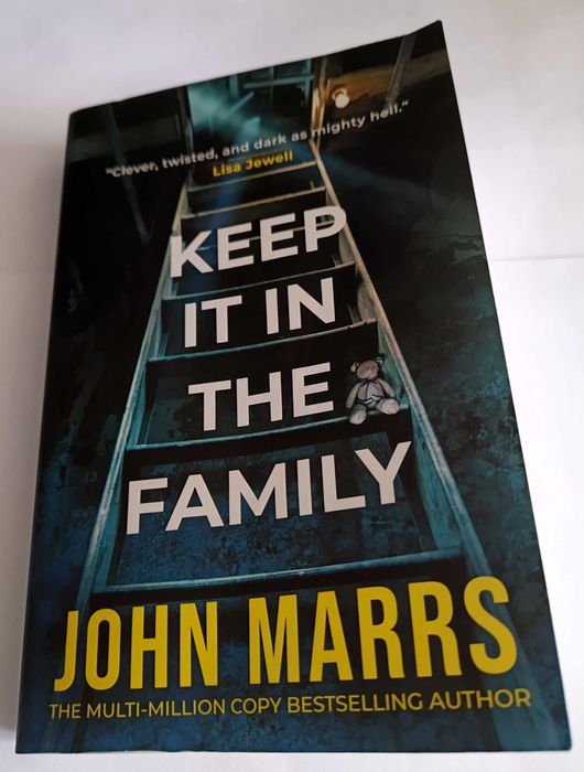 Livro: Keep It In The Family de John Marrs (em inglês)