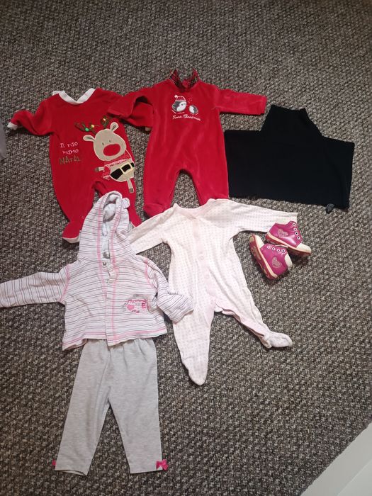 Костюмчики кофти бодики 68