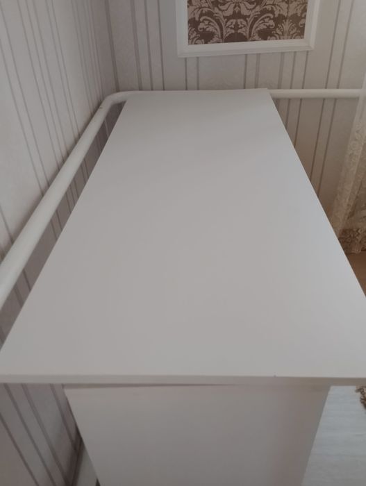 Продам стіл майже новий відправка тільки новою поштою