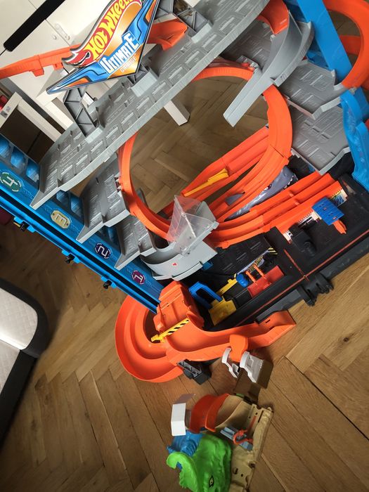 Hot Wheels Garaż rekina