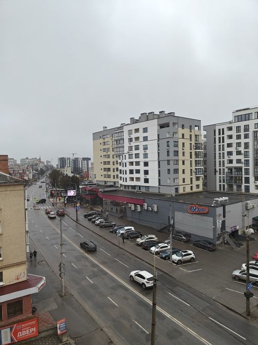 Продаж 3 кімнатна. Район Східний