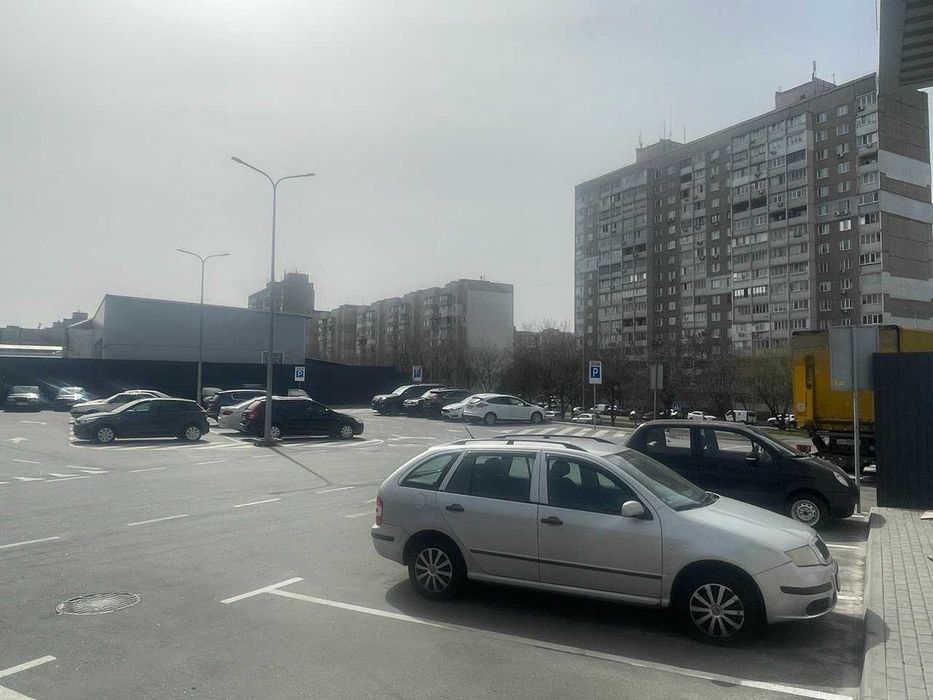 Оренда приміщення в Дарницькому р-ні. Поруч великі якірні орендарі