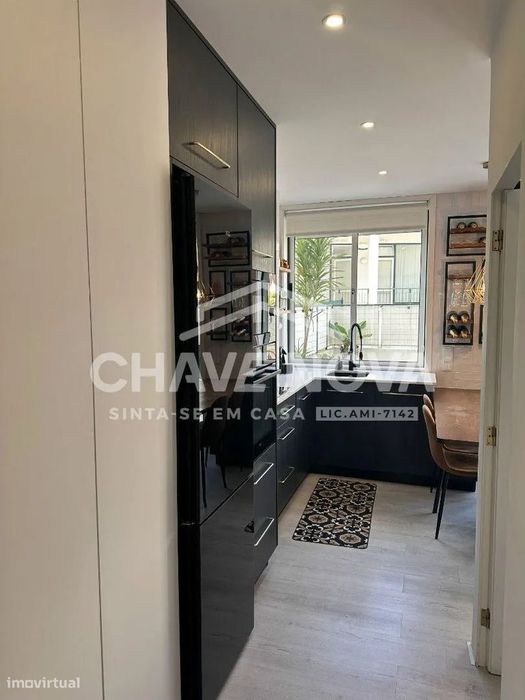 Apartamento T1 com terraço de 35 m2 em Leça da Palmeira