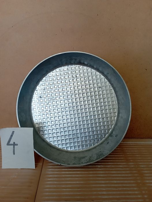 Алюминиевая сковорода.