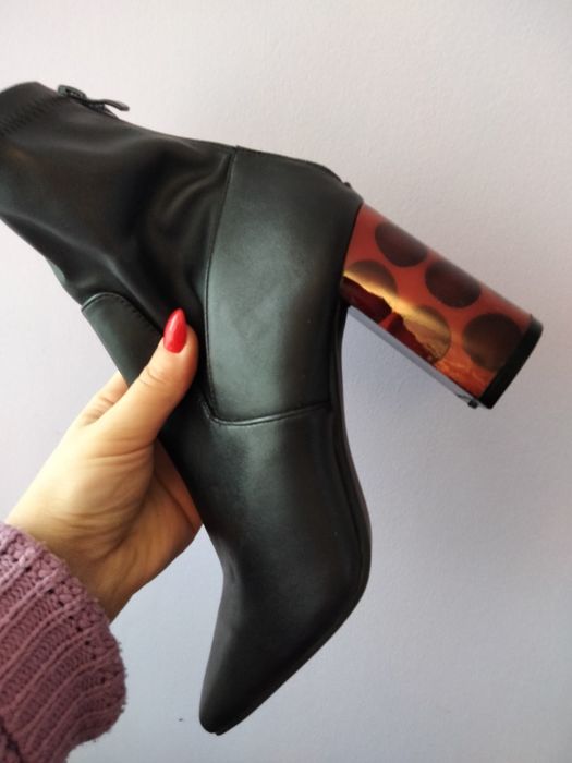Modne czarne wygodne na słupku botki RodKiss r.39 kolorowy obcas miękk
