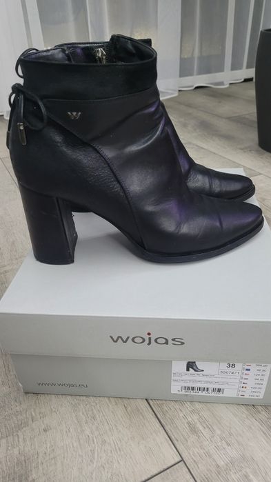 Czarne botki Wojas  ze skóry licow