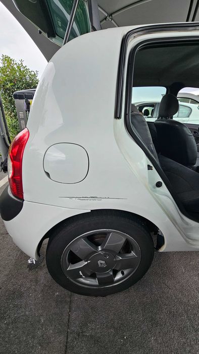 Renault Clio II 1.5 dCi 2004 | 5 Portas | Embraiagem Nova | CarPlay