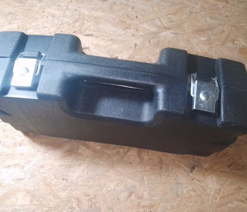 Багатофункціональний електроінструмент реноватор