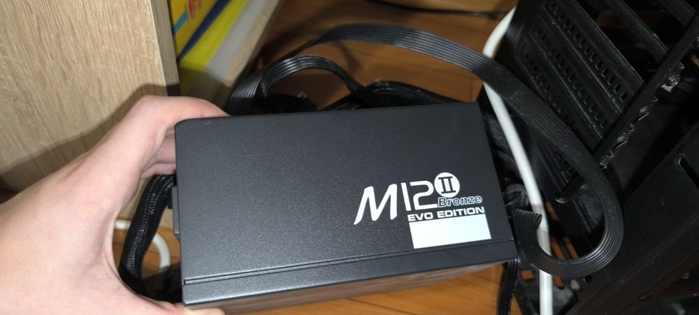 Корпус для пк та БП seasonic 80 bronze 520 ват